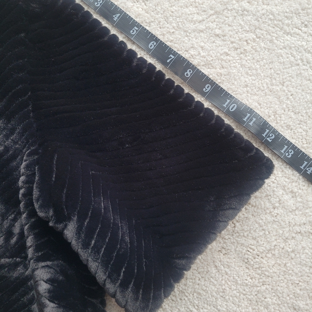 *NWT* WHBM Super Soft Faux Fur Bolero STYLE: 570337846 Size S - Picture 10 of 13